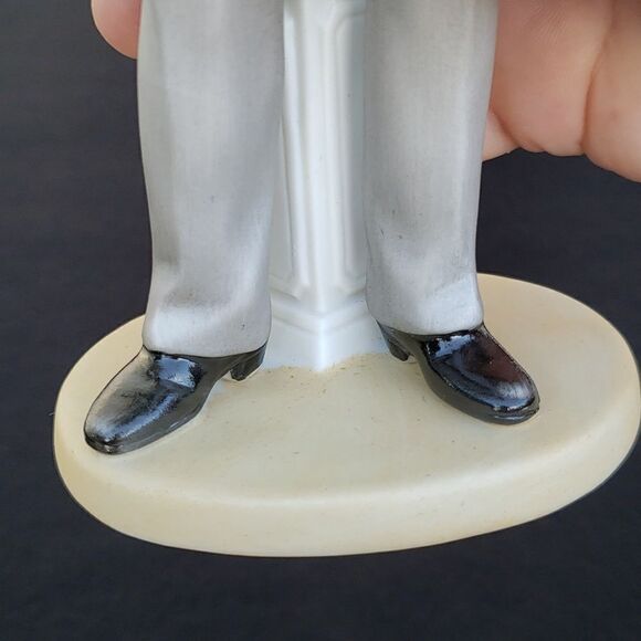 Vintage Homco Porcelain Man in Suit Tuxedo and Tie Tophat - #1479 "My William" - Picture 8 of 11